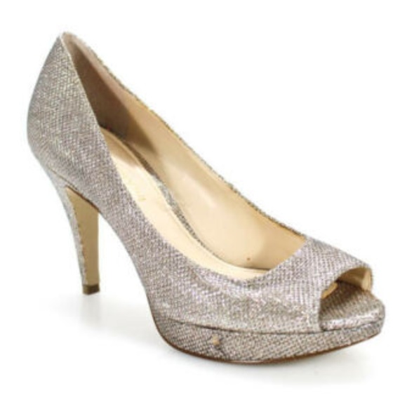 Enzo Angiolini Shoes - Enzo Angiolini Gold Metallic Sequin Peep Toe sz 6